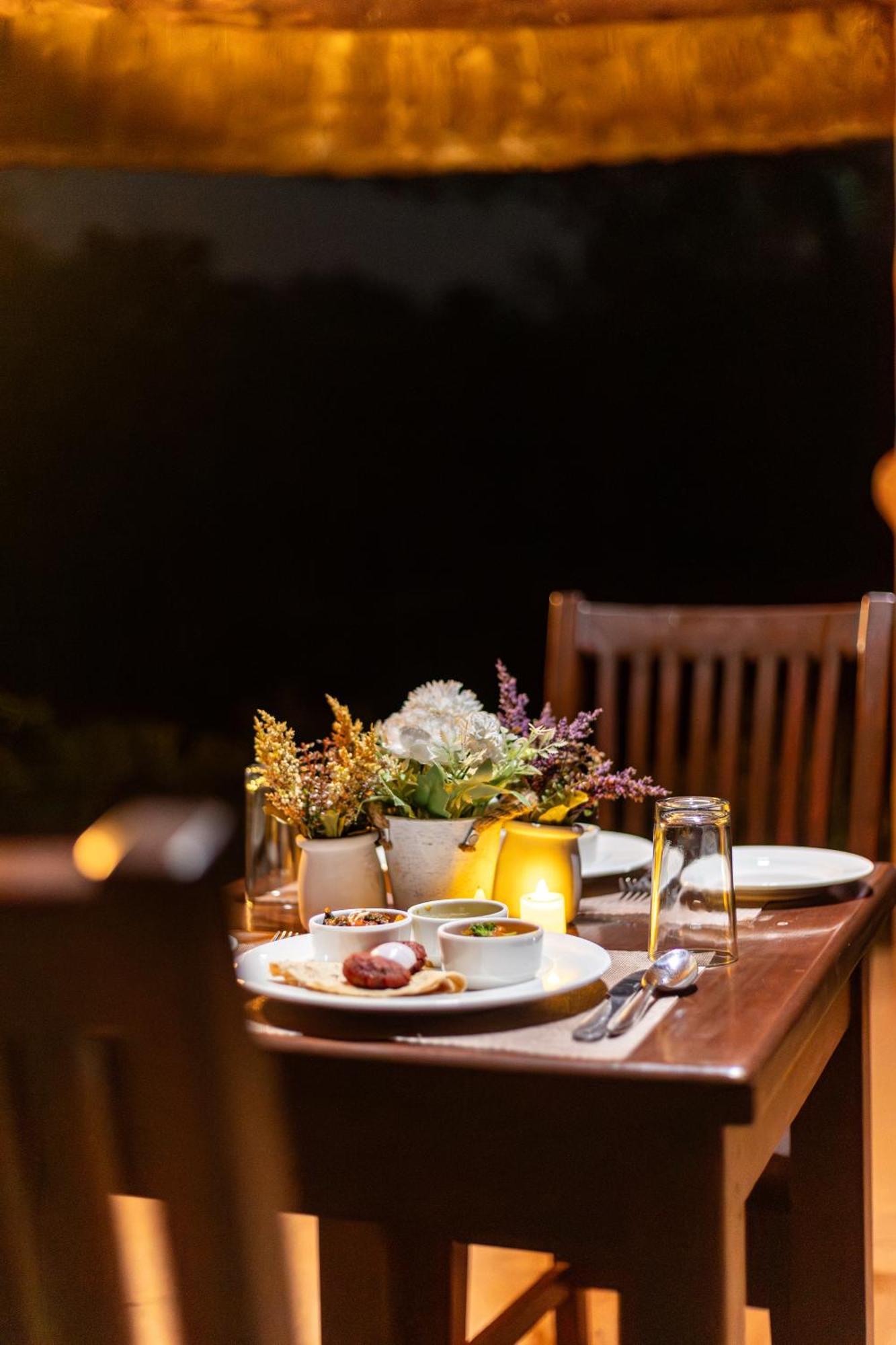 Sterling Banashree Badami Hotel Екстериор снимка