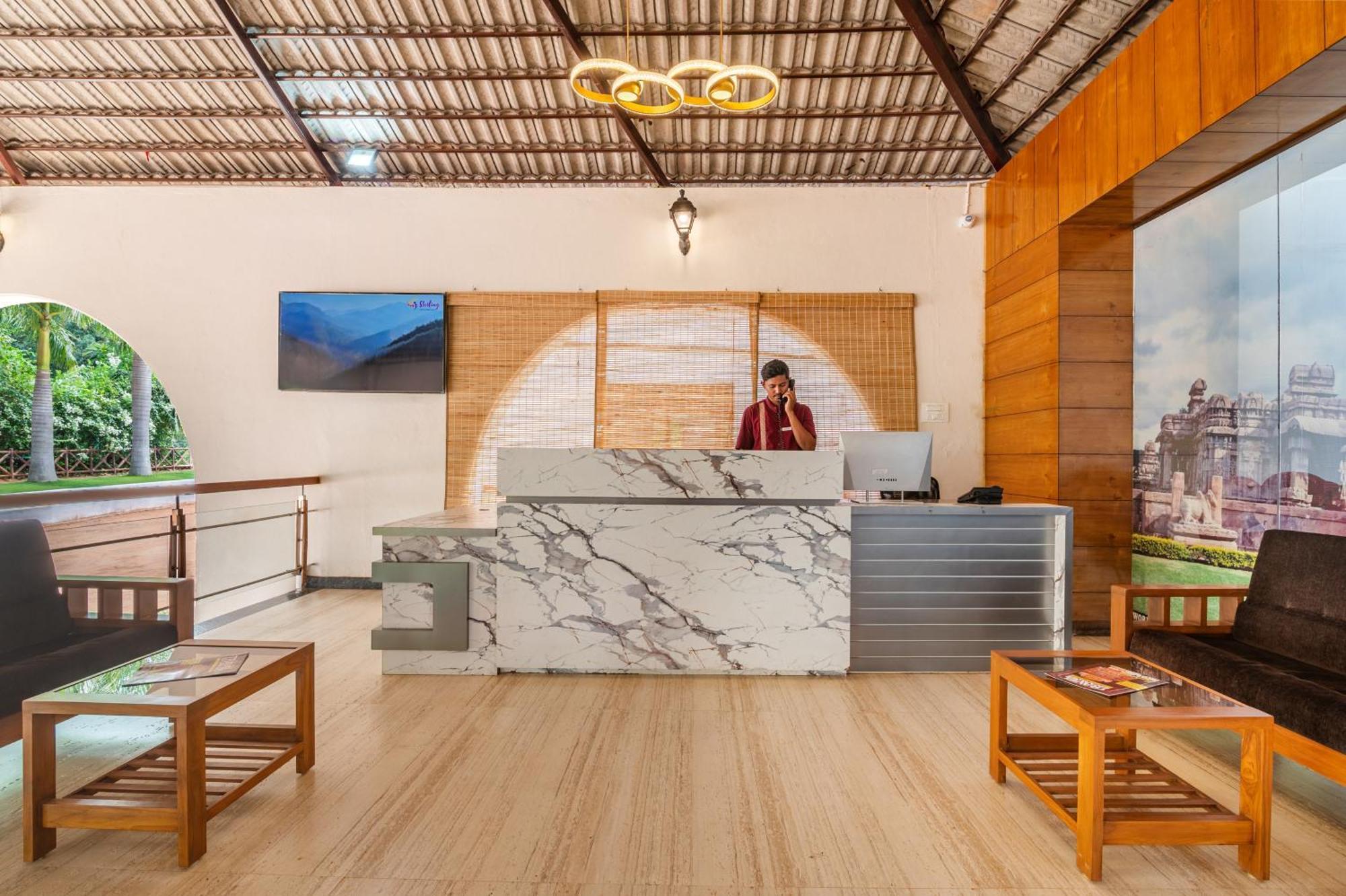 Sterling Banashree Badami Hotel Екстериор снимка