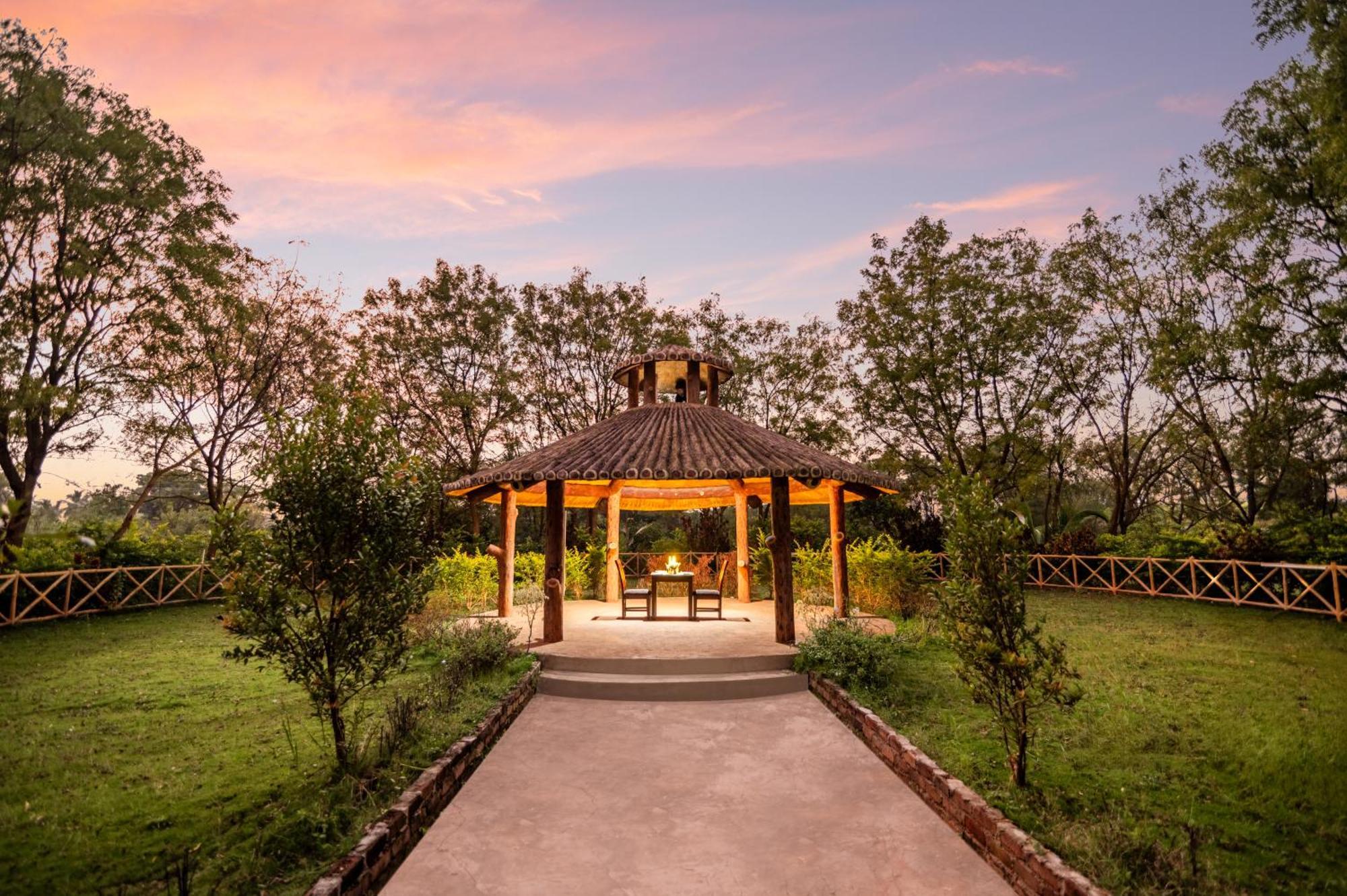 Sterling Banashree Badami Hotel Екстериор снимка