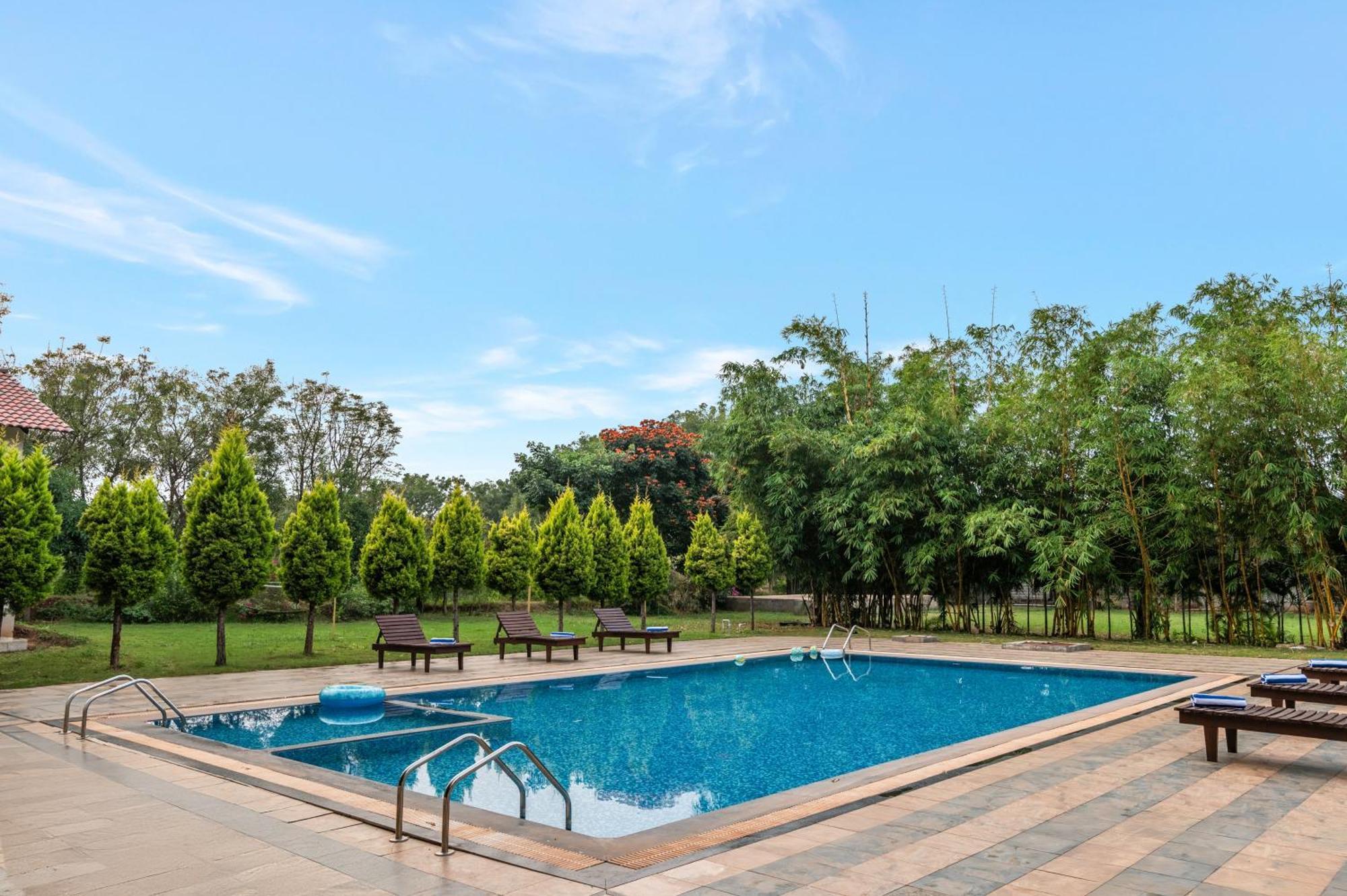 Sterling Banashree Badami Hotel Екстериор снимка